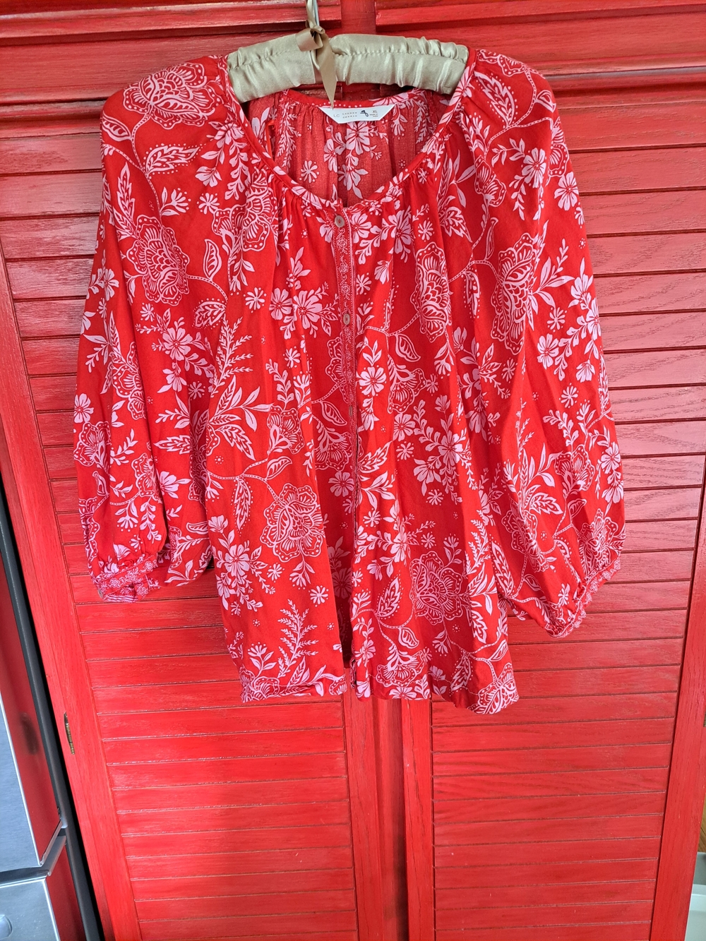 LC Lauren Conrad Red Floral Peasant Blouse Hawaiian Floral